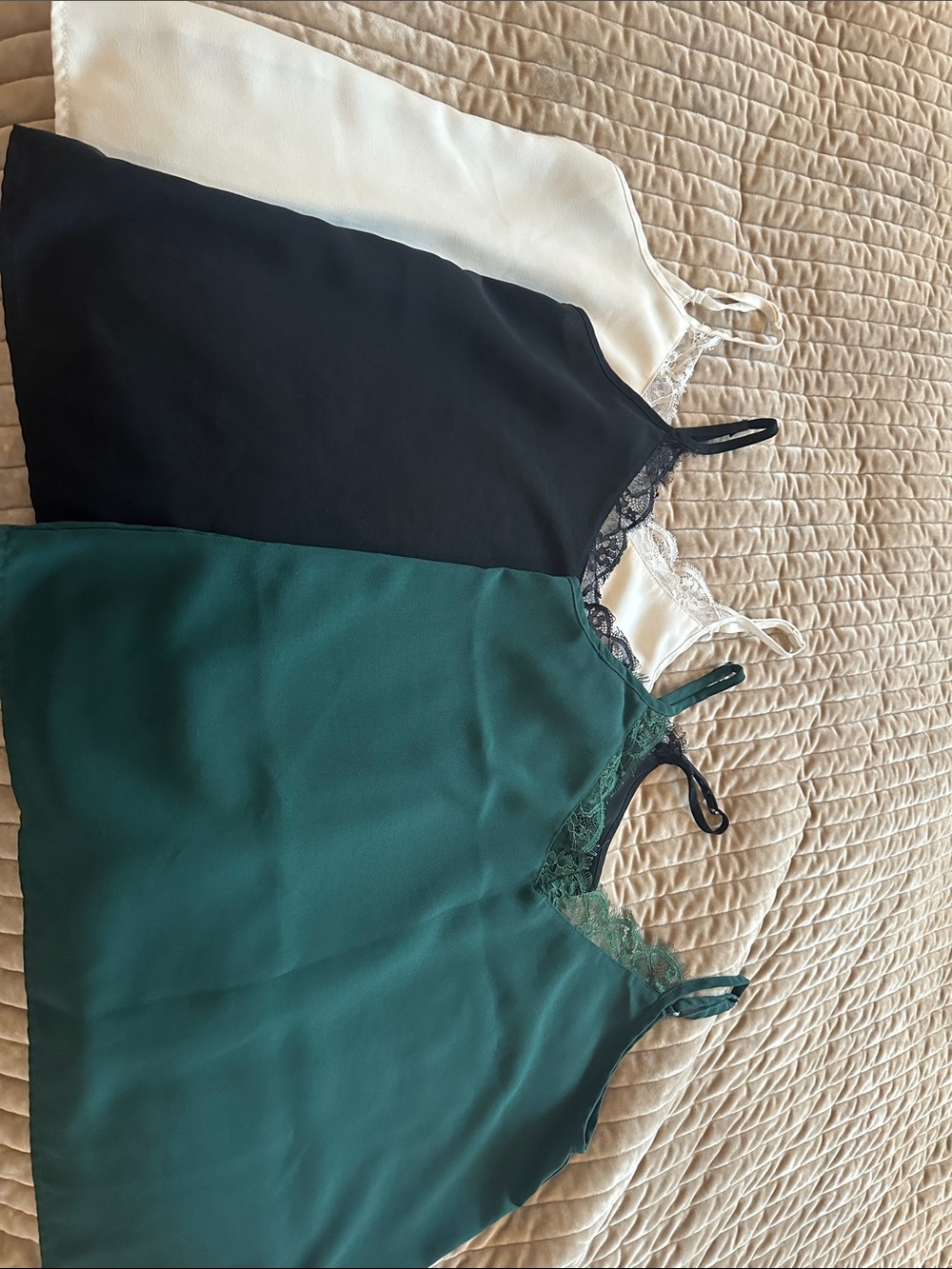 SHEIN Lace-Trim V-Neck Cami Set in Green, Black & White